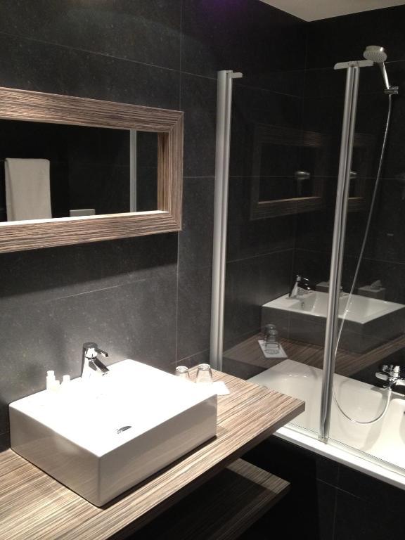 Park Hotel Montreal Mechelen Oda fotoğraf